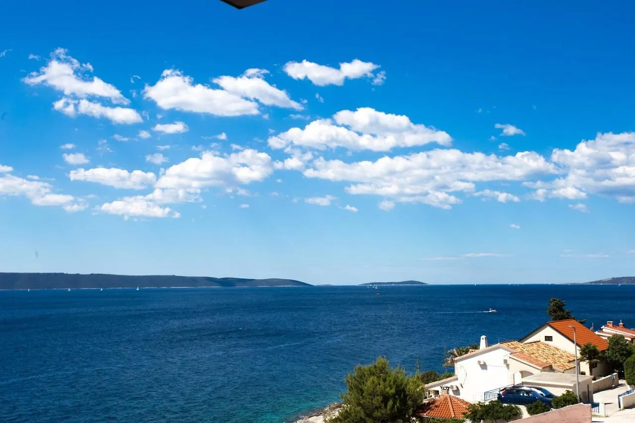 Apartment In Okrug Gornji With Two-Bedrooms 2 Trogir